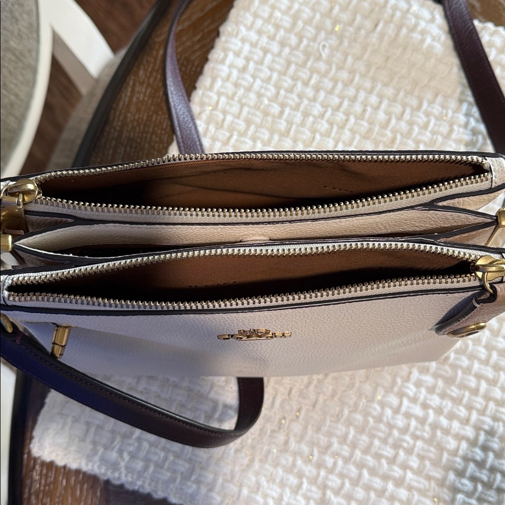 AUTHENTIC COACH CROSSBODY PURSE - Picture 6 of 7